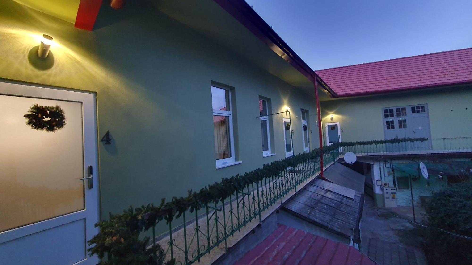 Casa Basarab Brasov Hotel Exterior photo